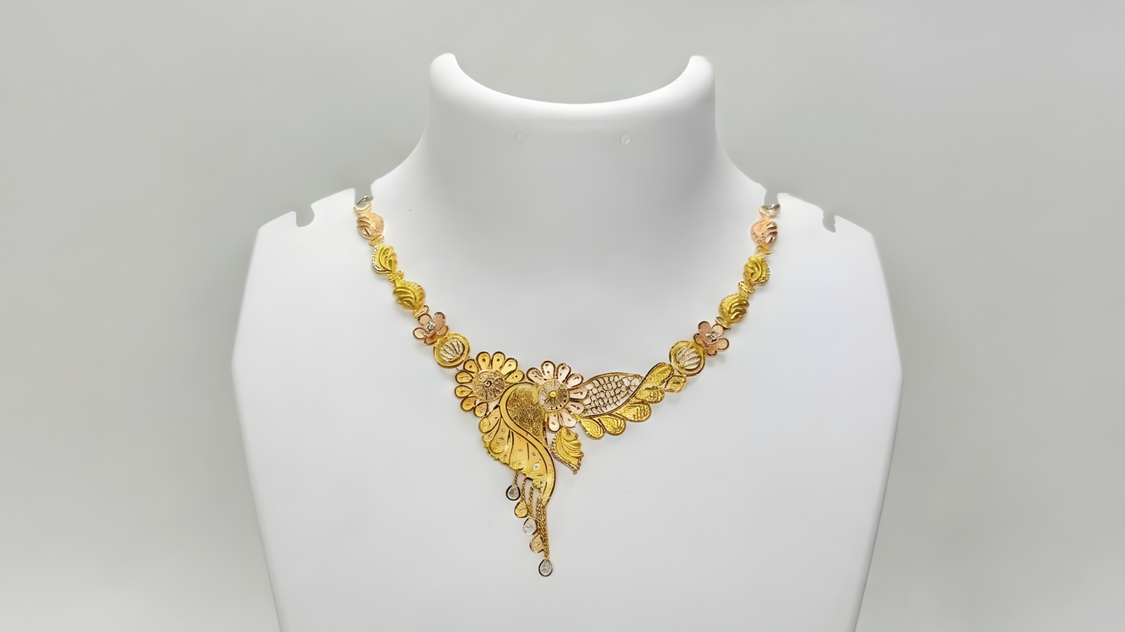 elegant handmade gold necklace.jpg (2)